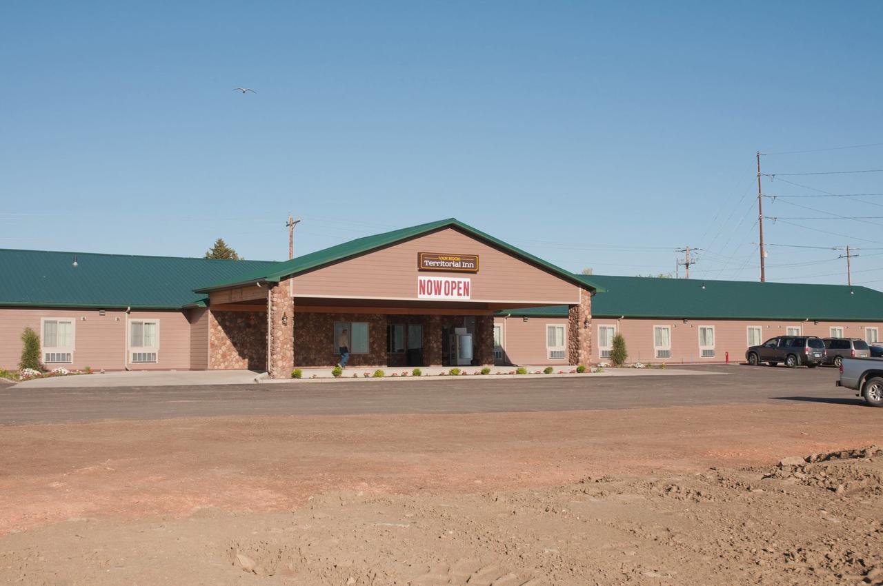 Van Hook Territorial Inn New Town Bagian luar foto